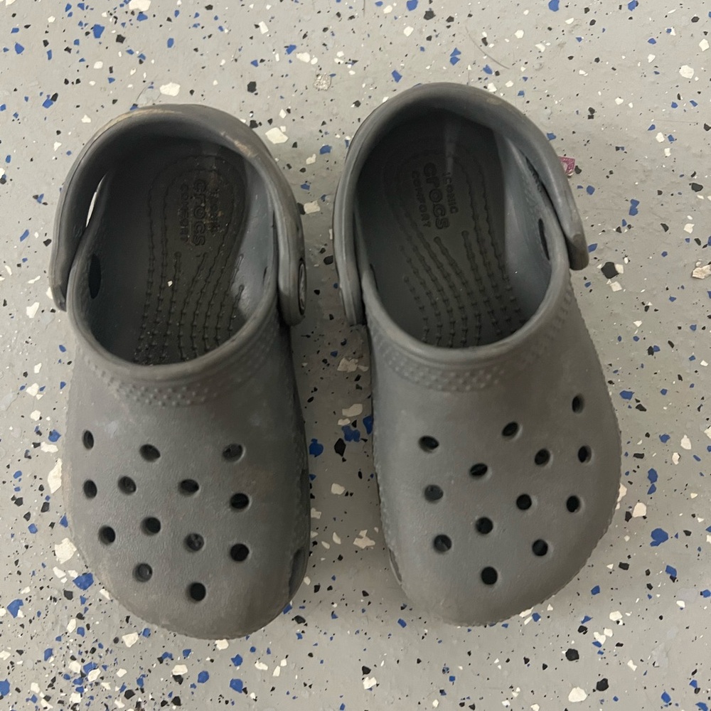 Crocs gently used